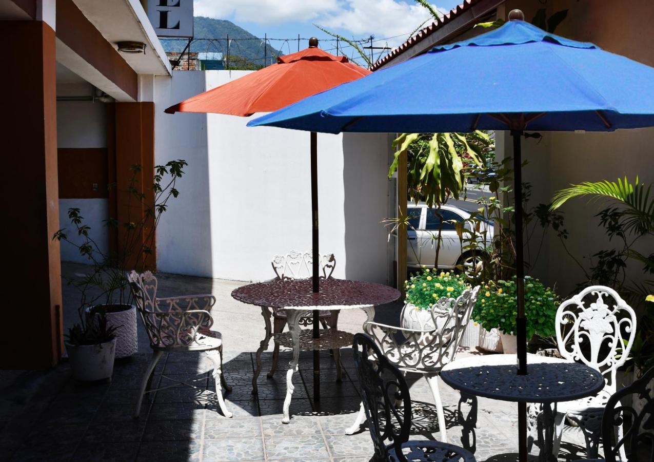 Hotel Manantiales San Salvador Esterno foto